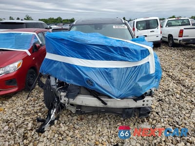 Piąte zdjęcie samochodu w środku: 2022 TOYOTA HIGHLANDER XLE VIN:5TDGZRAH5NS551428 - miniatura