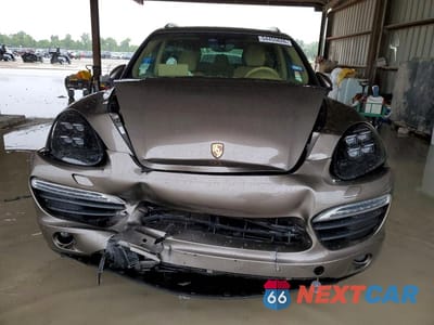 Piąte zdjęcie samochodu w środku: 2014 PORSCHE CAYENNE S VIN:WP1AB2A26ELA59102 - miniatura