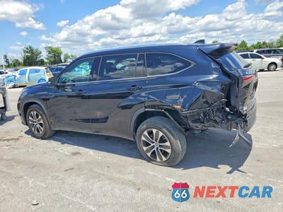 Drugie zdjęcie samochodu z przodu: 2021 TOYOTA HIGHLANDER XLE VIN:5TDGZRAH8MS086366 - miniatura
