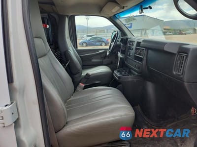 Zdjęcie 10 z 12 samochodu: 2011 GMC SAVANA G2500 VIN:1GTW7FCG6B1100375 - miniatura
