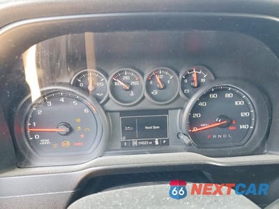 Zdjęcie 9 z 12 samochodu: 2021 CHEVROLET SILVERADO VIN:3GCPYCEF4MG249926 - miniatura