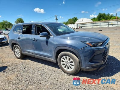 Czwarte zdjęcie samochodu z boku: 2024 TOYOTA GRAND HIGHLANDER XLE VIN:5TDAAAB54RS009990 - miniatura