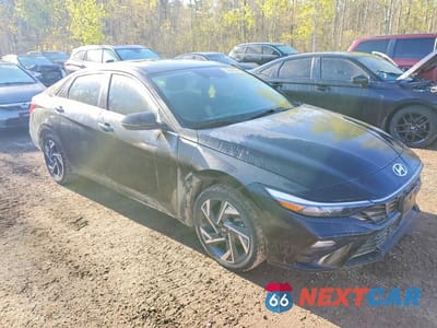 Czwarte zdjęcie samochodu z boku: 2025 HYUNDAI ELANTRA LIMITED VIN:KMHLN4DJ5SU123096 - miniatura
