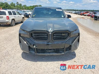 Piąte zdjęcie samochodu w środku: 2025 BMW XM VIN:5YM23CS06S9Z37228 - miniatura