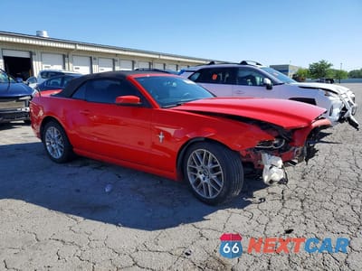 Czwarte zdjęcie samochodu z boku: 2014 FORD MUSTANG VIN:1ZVBP8EM1E5261871 - miniatura