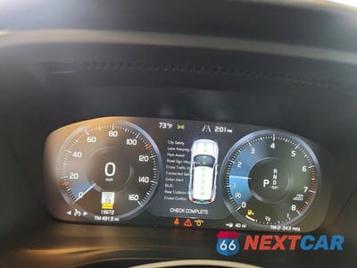 Zdjęcie 9 z 12 samochodu: 2021 VOLVO XC40 T5 MOMENTUM VIN:YV4162UK8M2409381 - miniatura