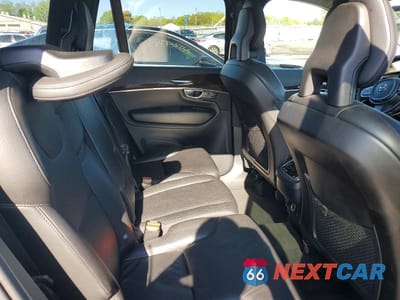 Zdjęcie 11 z 13 samochodu: 2018 VOLVO XC90 T5 VIN:YV4102PK9J1348282 - miniatura