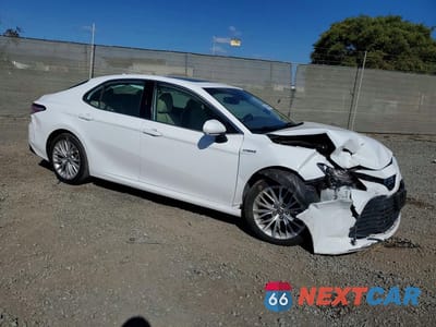 Czwarte zdjęcie samochodu z boku: 2019 TOYOTA CAMRY HYBRID XLE VIN:4T1B21HK3KU012603 - miniatura