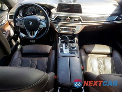 Zdjęcie 8 z 12 samochodu: 2018 BMW 750 XI VIN:WBA7F2C55JB238736 - miniatura