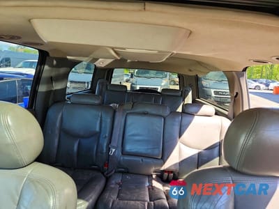 Zdjęcie 10 z 13 samochodu: 2005 GMC YUKON XL DENALI VIN:1GKFK66U55J266752 - miniatura
