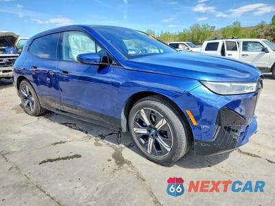 Czwarte zdjęcie samochodu z boku: 2025 BMW IX XDRIVE50 VIN:WB523CF08SCU58827 - miniatura