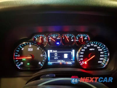 Zdjęcie 9 z 13 samochodu: 2018 CHEVROLET SUBURBAN K1500 LT VIN:1GNSKHKC8JR357682 - miniatura
