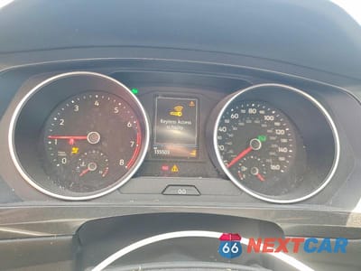 Zdjęcie 9 z 13 samochodu: 2018 VOLKSWAGEN TIGUAN SE VIN:3VV2B7AX1JM155146 - miniatura