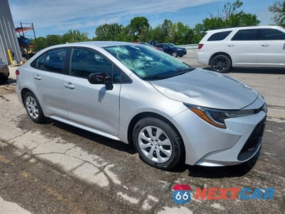 Czwarte zdjęcie samochodu z boku: 2022 TOYOTA COROLLA LE VIN:5YFEPMAE3NP301622 - miniatura