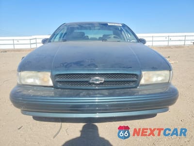 Piąte zdjęcie samochodu w środku: 1996 CHEVROLET CAPRICE / IMPALA CLASSIC SS VIN:1G1BL52P3TR101727 - miniatura
