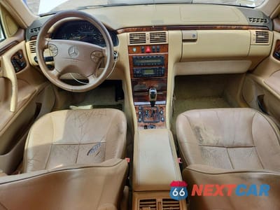Zdjęcie 8 z 12 samochodu: 2001 MERCEDES-BENZ E 320 VIN:WDBJF65J21B286686 - miniatura