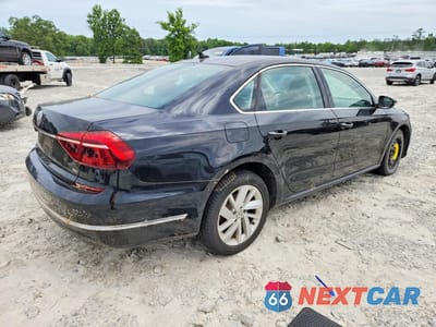 Trzecie zdjęcie samochodu z tyłu: 2018 VOLKSWAGEN PASSAT SE VIN:1VWBA7A39JC024723 - miniatura