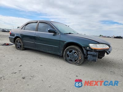 Czwarte zdjęcie samochodu z boku: 1998 HONDA ACCORD EX VIN:1HGCG5552WA076382 - miniatura