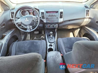 Zdjęcie 8 z 13 samochodu: 2007 MITSUBISHI OUTLANDER ES VIN:JA4MS31X67Z601034 - miniatura