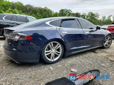 Trzecie zdjęcie samochodu z tyłu: 2015 TESLA MODEL S 85D VIN:5YJSA1H22FFP74892 - miniatura