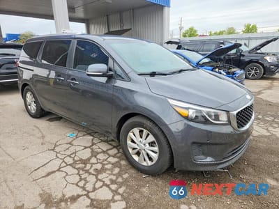 Czwarte zdjęcie samochodu z boku: 2018 KIA SEDONA LX VIN:KNDMB5C1XJ6396823 - miniatura