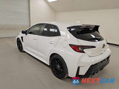 Drugie zdjęcie samochodu z przodu: 2025 TOYOTA GR COROLLA PREMIUM VIN:JTNABAAE6SA022821 - miniatura