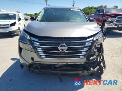 Piąte zdjęcie samochodu w środku: 2025 NISSAN ROGUE S VIN:5N1BT3AA3SC798242 - miniatura