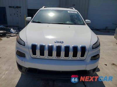 Piąte zdjęcie samochodu w środku: 2016 JEEP CHEROKEE LATITUDE VIN:1C4PJMCS1GW279174 - miniatura