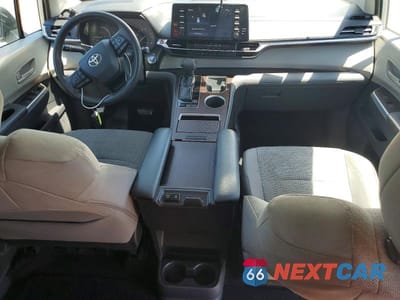 Zdjęcie 8 z 13 samochodu: 2022 TOYOTA SIENNA LE VIN:5TDKRKEC3NS115998 - miniatura