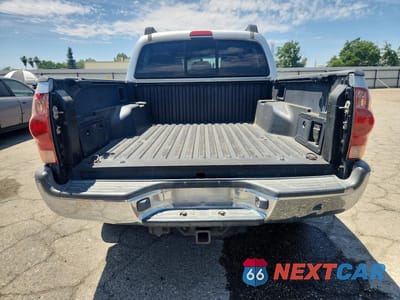 Zdjęcie 6 z 12 samochodu: 2006 TOYOTA TACOMA DOUBLE CAB VIN:5TELU42N06Z248730 - miniatura