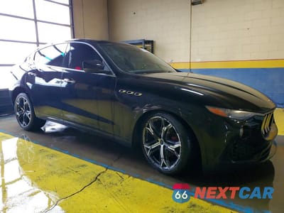 Czwarte zdjęcie samochodu z boku: 2017 MASERATI LEVANTE VIN:ZN661XUAXHX248129 - miniatura