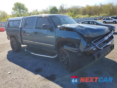 Czwarte zdjęcie samochodu z boku: 2006 CHEVROLET SILVERADO K1500 VIN:2GCEK13T261125493 - miniatura