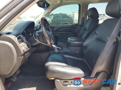 Zdjęcie 7 z 12 samochodu: 2012 GMC YUKON XL DENALI VIN:1GKS2MEF1CR322142 - miniatura
