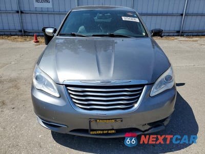 Piąte zdjęcie samochodu w środku: 2011 CHRYSLER 200 LIMITED VIN:1C3BC2FB2BN582343 - miniatura