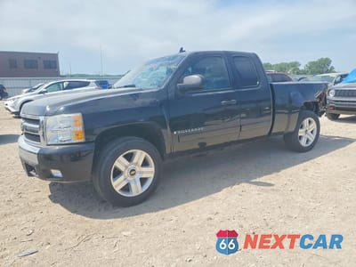 2008 CHEVROLET SILVERADO K1500 1GCEK190X8Z312410 - główne zdjęcie licytacji z USA - miniatura