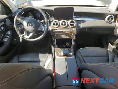 Zdjęcie 8 z 13 samochodu: 2016 MERCEDES-BENZ C 300 4MATIC VIN:55SWF4KB0GU175194 - miniatura