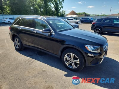 Czwarte zdjęcie samochodu z boku: 2019 MERCEDES-BENZ GLC 300 4MATIC VIN:WDC0G4KB8KV149306 - miniatura