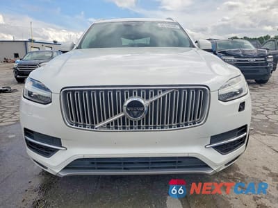 Piąte zdjęcie samochodu w środku: 2017 VOLVO XC90 T8 VIN:YV4BC0PLXH1166853 - miniatura