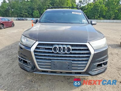 Piąte zdjęcie samochodu w środku: 2017 AUDI Q7 PREMIUM PLUS VIN:WA1LAAF75HD012275 - miniatura