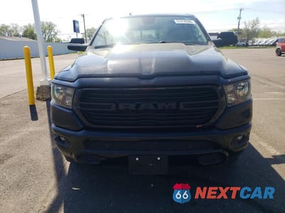Piąte zdjęcie samochodu w środku: 2019 RAM 1500 BIG HORN VIN:1C6SRFFT1KN606570 - miniatura