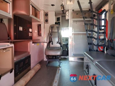 Zdjęcie 10 z 12 samochodu: 2019 CHEVROLET EXPRESS G3500 AMBULANCE VIN:1GB3GRCG6K1255632 - miniatura
