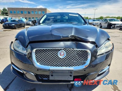 Piąte zdjęcie samochodu w środku: 2015 JAGUAR XJ VIN:SAJWJ1CD6F8V77865 - miniatura
