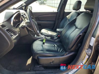 Zdjęcie 7 z 12 samochodu: 2011 CHRYSLER 200 LIMITED VIN:1C3BC2FB2BN582343 - miniatura
