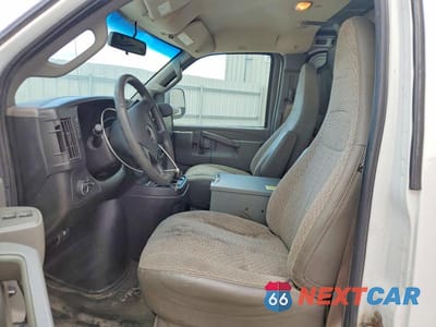 Zdjęcie 7 z 13 samochodu: 2018 GMC SAVANA G2500 VIN:1GTW7AFP1J1334324 - miniatura