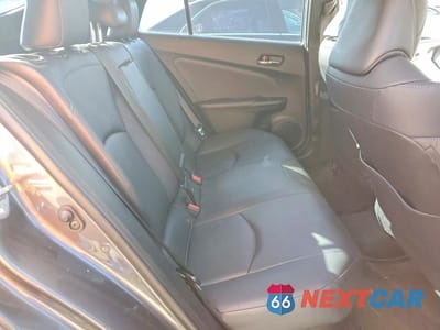 Zdjęcie 10 z 12 samochodu: 2018 TOYOTA PRIUS THREE TOURING VIN:JTDKARFU8J3065912 - miniatura