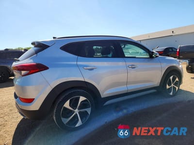 Trzecie zdjęcie samochodu z tyłu: 2018 HYUNDAI TUCSON VALUE VIN:KM8J33A23JU699644 - miniatura