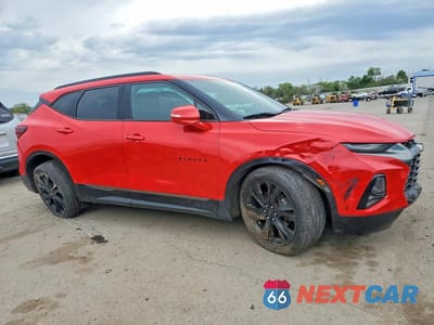 Czwarte zdjęcie samochodu z boku: 2019 CHEVROLET BLAZER RS VIN:3GNKBJRS0KS571553 - miniatura