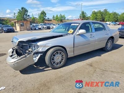 2010 LINCOLN TOWN CAR SIGNATURE LIMITED 2LNBL8CV3AX612617 - główne zdjęcie licytacji z USA - miniatura