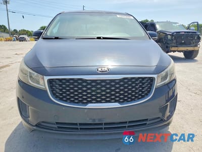 Piąte zdjęcie samochodu w środku: 2016 KIA SEDONA LX VIN:KNDMB5C11G6105666 - miniatura