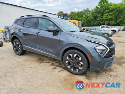 Czwarte zdjęcie samochodu z boku: 2023 KIA SPORTAGE X LINE VIN:5XYK6CAF0PG025528 - miniatura